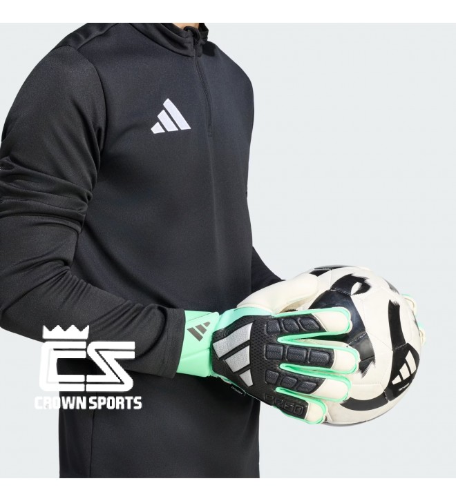 GOALKEEPER GLOVES